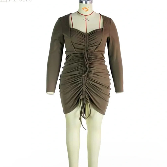 NEW💕 Plus Size Drawstring Dress - Picture 4 of 8